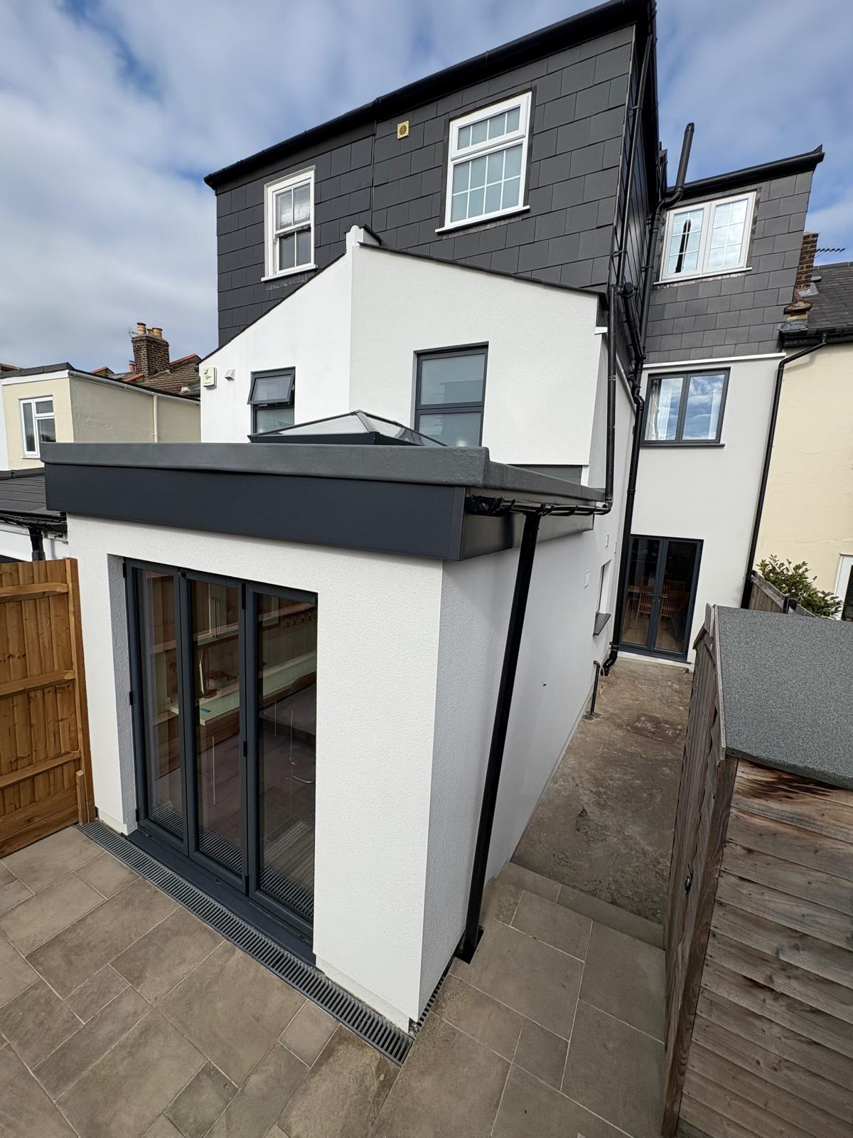 External silicone rough cast textured rendering in Reigate by Monocrete Plastering Co